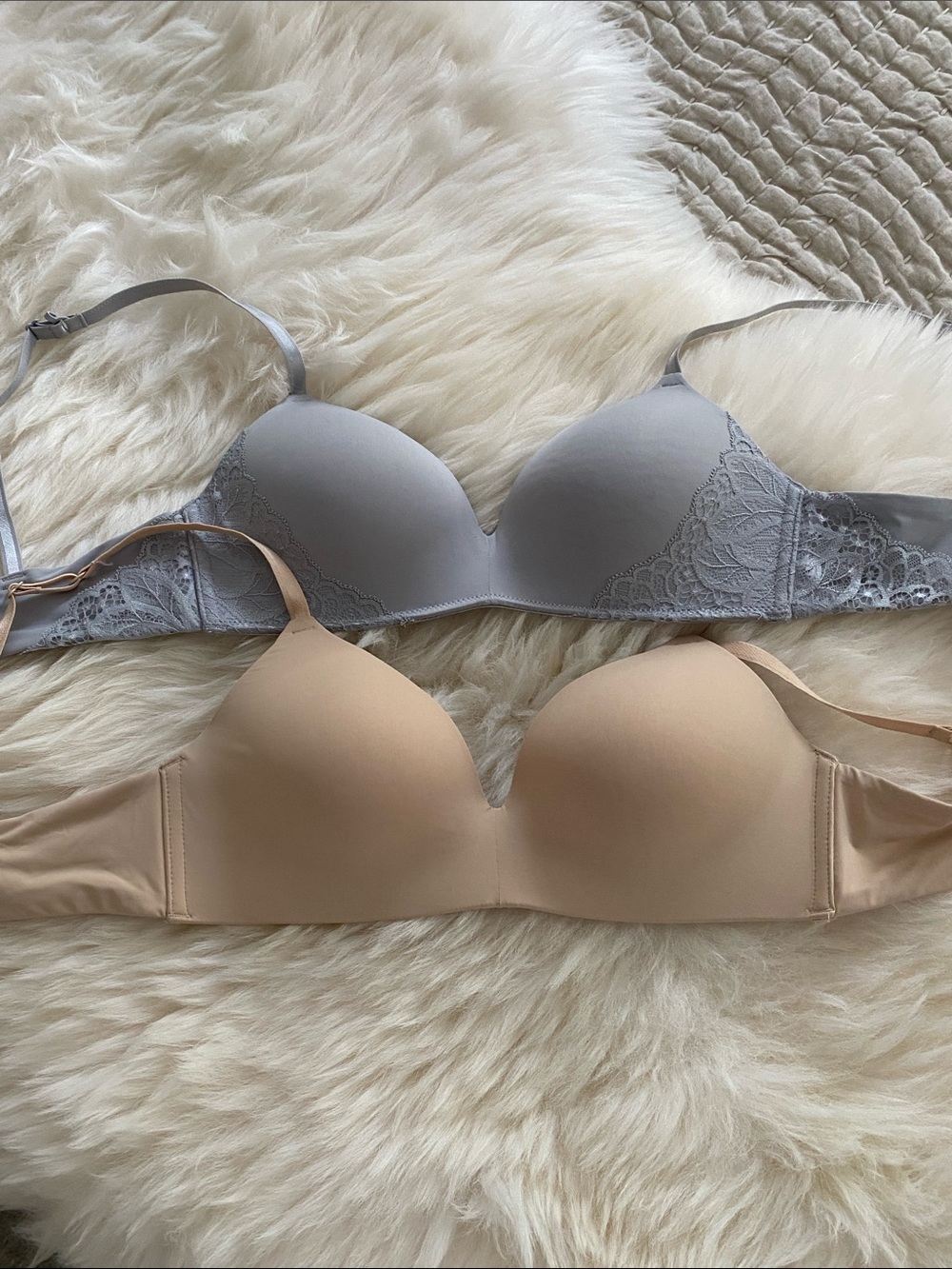 SET OF 2- 32B Auden The Bliss Wirefree Wireless Bra Beige Gray